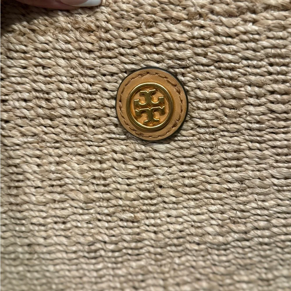 Tory Burch Natural Woven Tote with Floral Lining - Picture 6 of 9